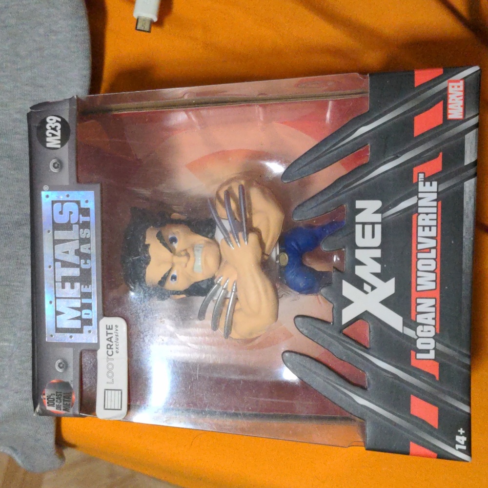 Wolverine Logan X-Men heavy die-cast metal